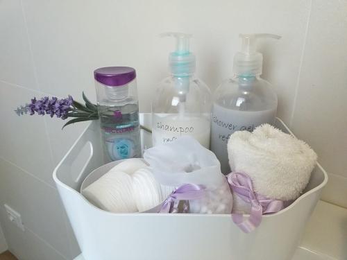 stanza-rossa-bagno-a-bb-ca-rina-preganziol-treviso